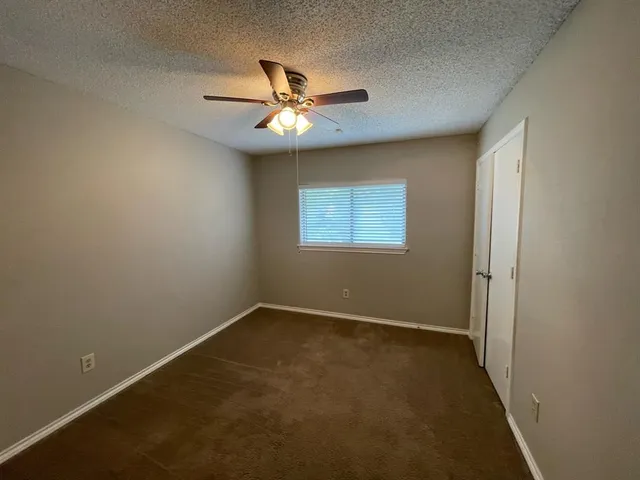 $2,295 | 6109 Kingswood Drive, Arlington, TX 76001