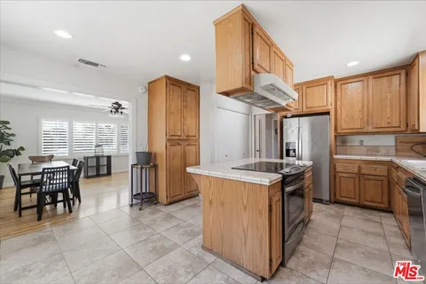 $899,000 | 4254 Gaviota Avenue, Long Beach, CA 90807
