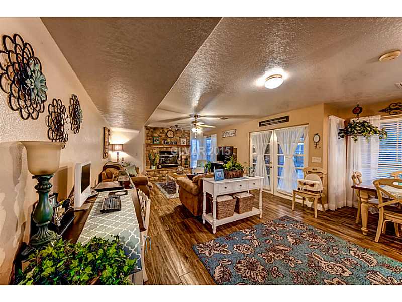 161 West Rochell Drive Henderson, NV 89015 - Photo 18 of 35 Family Room.