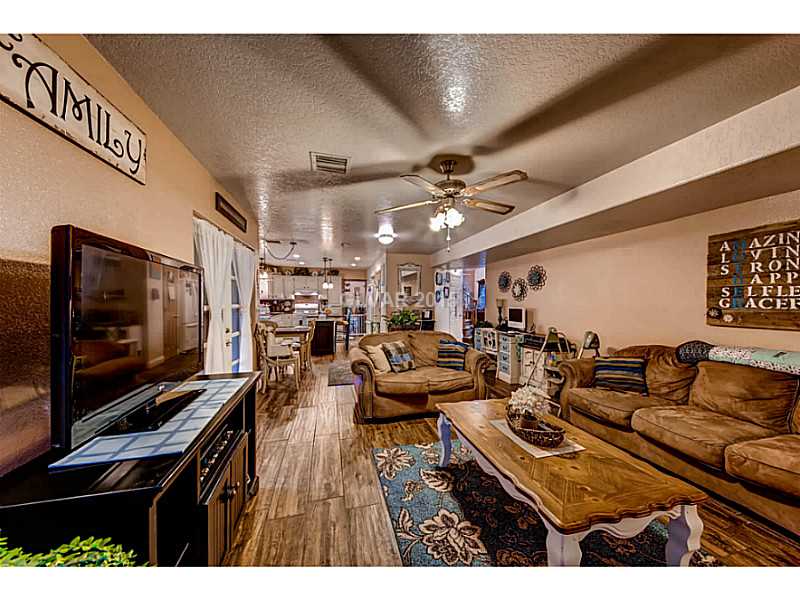 161 West Rochell Drive Henderson, NV 89015 - Photo 20 of 35 Family Room.