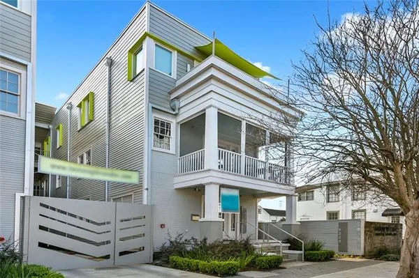 $3,000 | 8220 Maple Street, Unit F, New Orleans, LA 70118