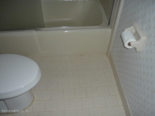 5437 Fort Caroline Road Jacksonville, FL 32277 - Photo 26 of 32 Hall Bath