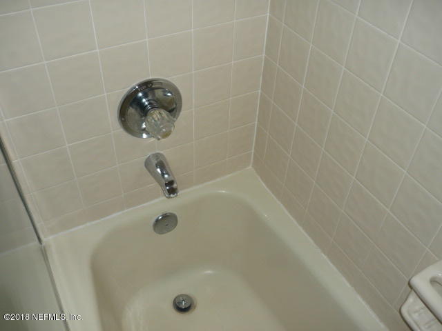 5437 Fort Caroline Road Jacksonville, FL 32277 - Photo 27 of 32 Hall Bath