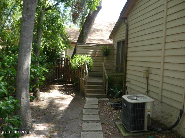 5437 Fort Caroline Road Jacksonville, FL 32277 - Photo 4 of 32 Back Yard