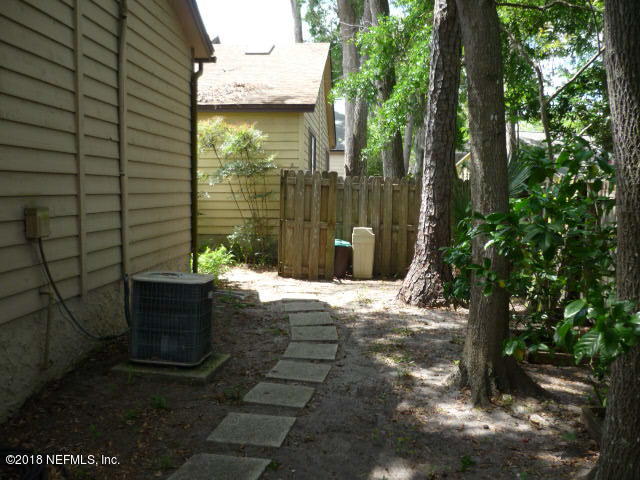 5437 Fort Caroline Road Jacksonville, FL 32277 - Photo 5 of 32 Back Yard