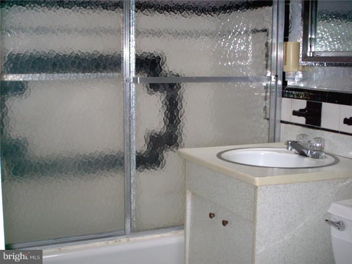 121 Normandy Road Upper Darby, PA 19082 - Photo 14 of 15 Bathroom