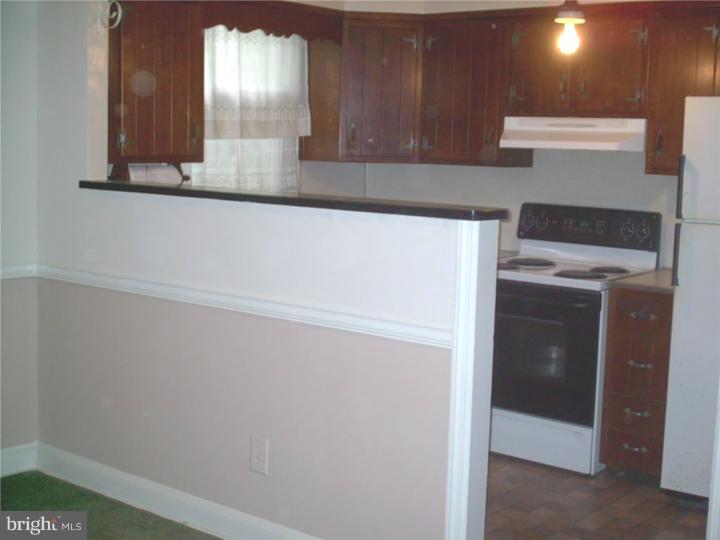 121 Normandy Road Upper Darby, PA 19082 - Photo 7 of 15 Kitchen