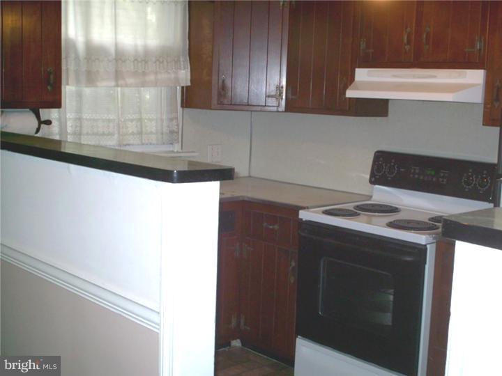 121 Normandy Road Upper Darby, PA 19082 - Photo 9 of 15 Kitchen