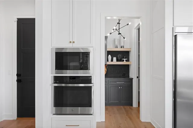 $969,900 | 12211 West 184th Street, Overland Park, KS 66013