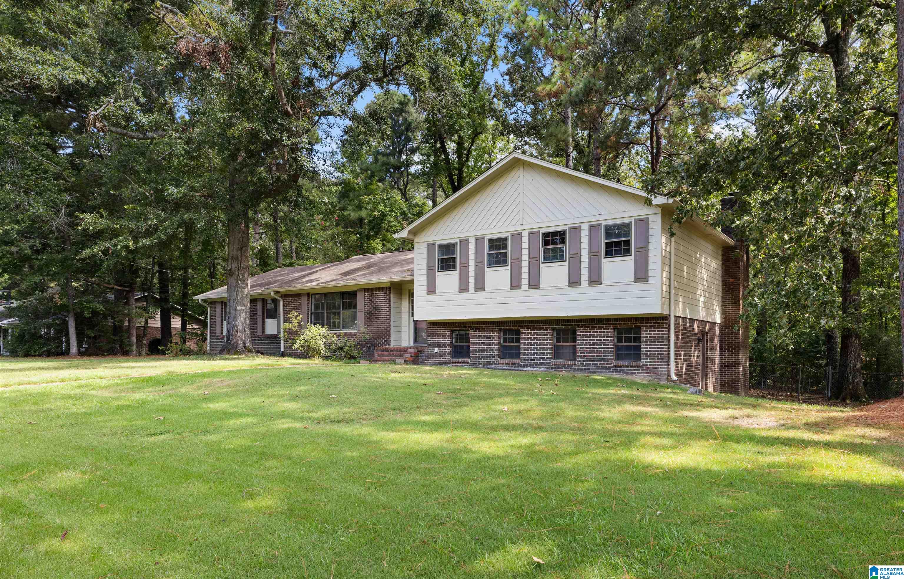 151 Mission Drive Alabaster, AL 35007 - Photo 3 of 26