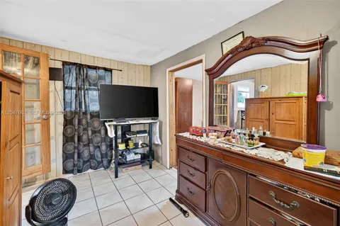 $400,000 | 721 North 69th Avenue, Hollywood, FL 33024