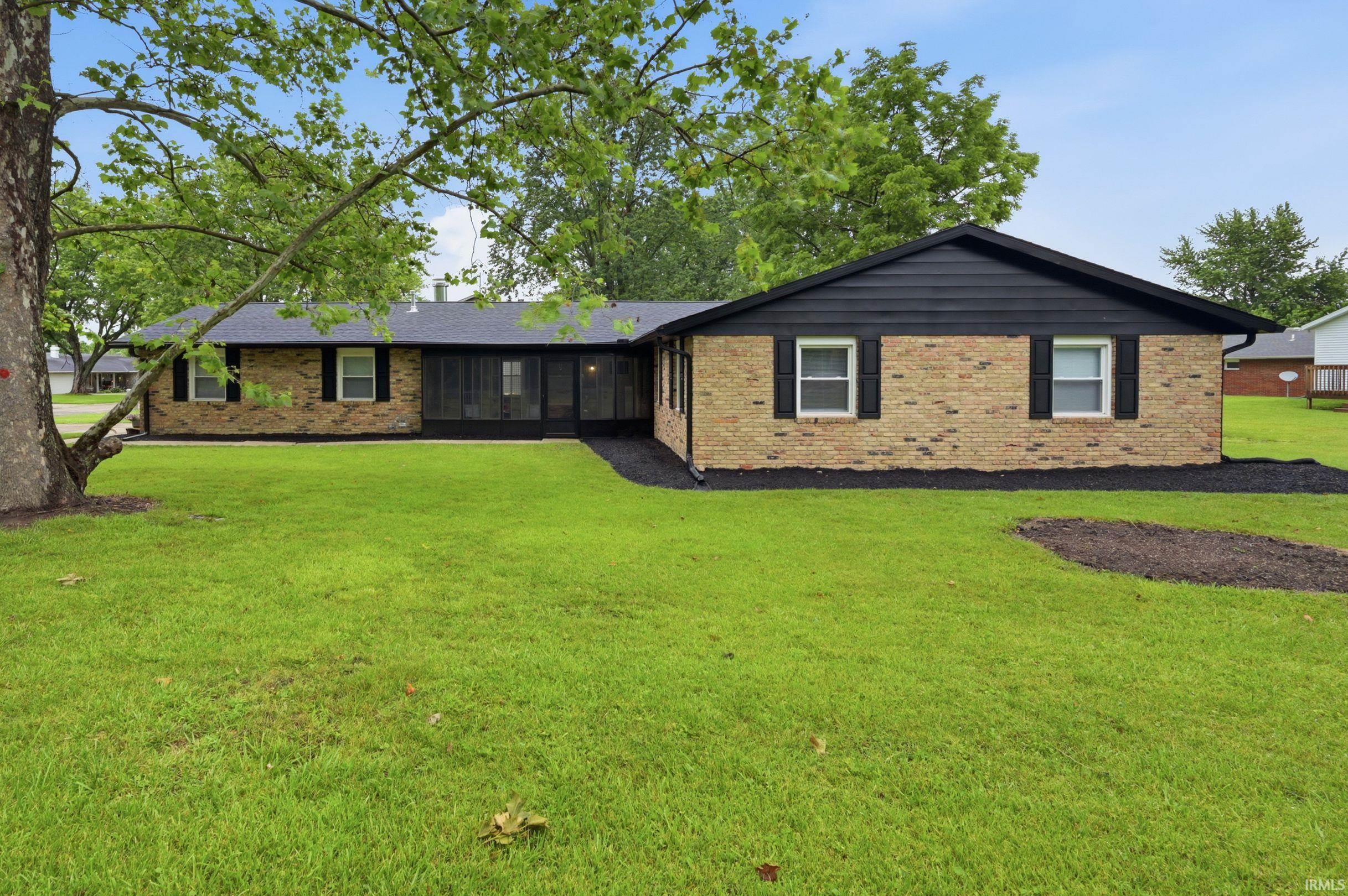 2904 West Moore Road Muncie, IN 47304 - Photo 1 of 27