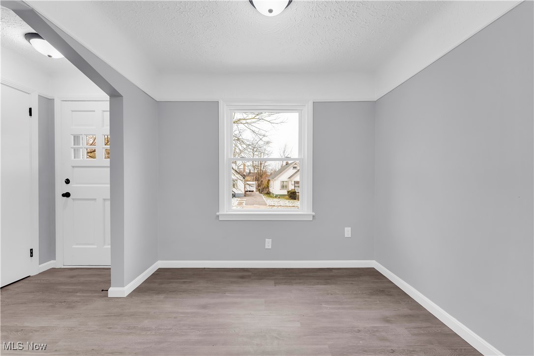 953 Whitby Road Cleveland Heights, OH 44112 - Photo 4 of 27