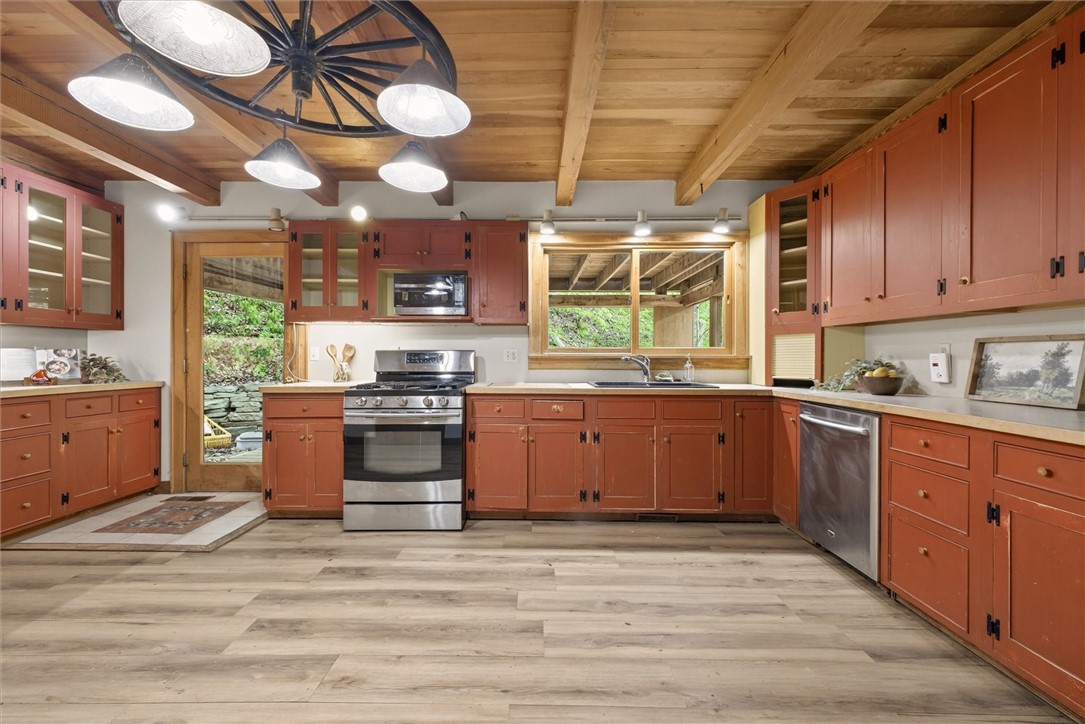 7733 Lower Fishers Road Victor, NY 14564 - Photo 10 of 50