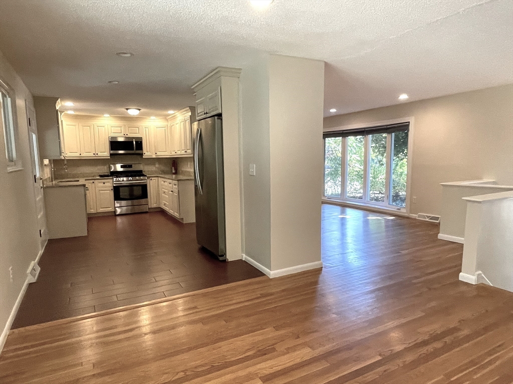 11 Jodie Road Framingham, MA 01702 - Photo 4 of 42 Gallery Image 4