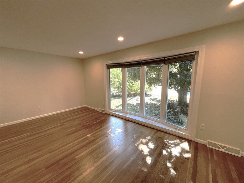 11 Jodie Road Framingham, MA 01702 - Photo 6 of 42 Gallery Image 6