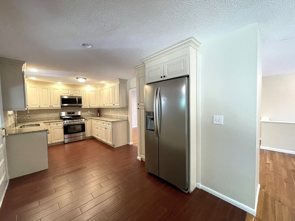 11 Jodie Road Framingham, MA 01702 - Photo 9 of 42 Gallery Image 9
