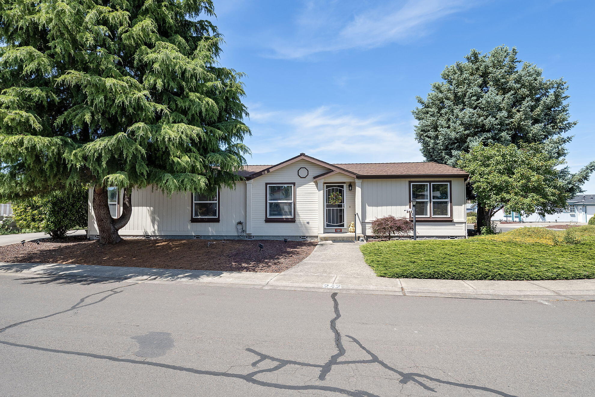 555 Freeman Road, Unit 242 Central Point, OR 97502 - Photo 25 of 26 ...Welcome Home!