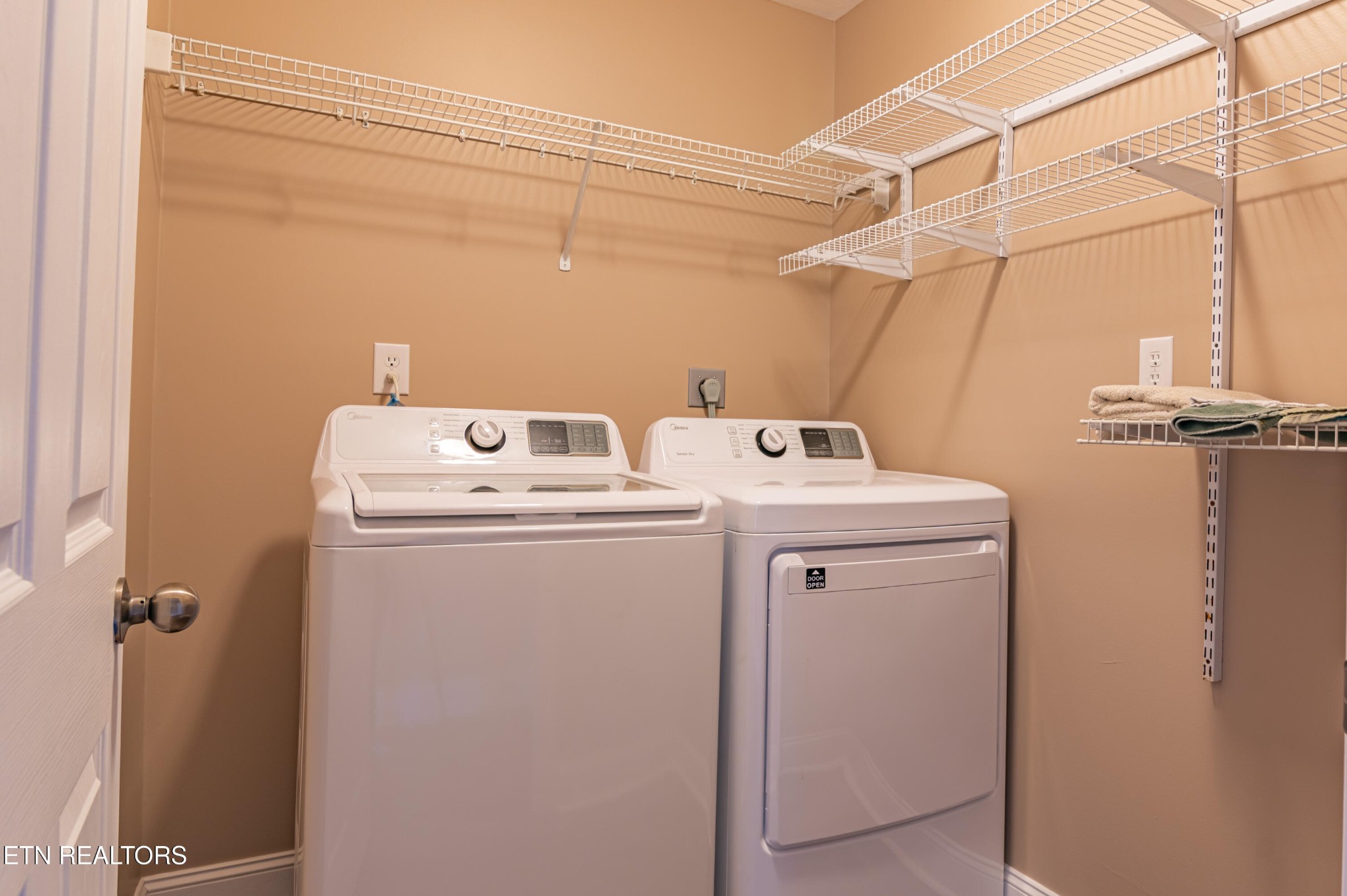 8007 Tazewell Pike Corryton, TN 37721 - Photo 11 of 43 a utility room with dryer and washer