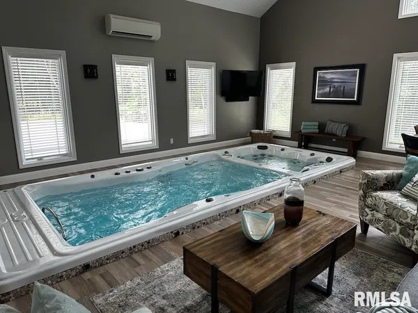 $875,000 | 16602 North Steel Lane, Woodlawn, IL 62898