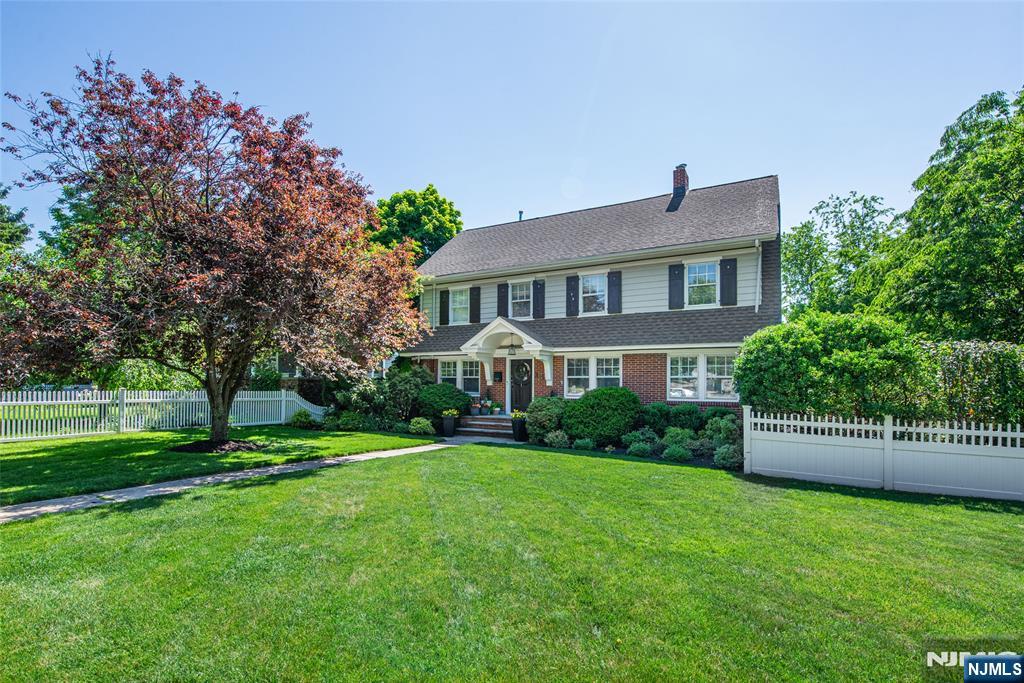 331 Grove Street Montclair, NJ 07042 - Photo 3 of 50 Gallery Image 3