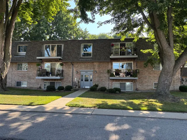 $79,000 | 203 Provincial Court, Unit 87, Saginaw, MI 48638
