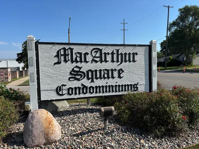 $79,000 | 203 Provincial Court, Unit 87, Saginaw, MI 48638