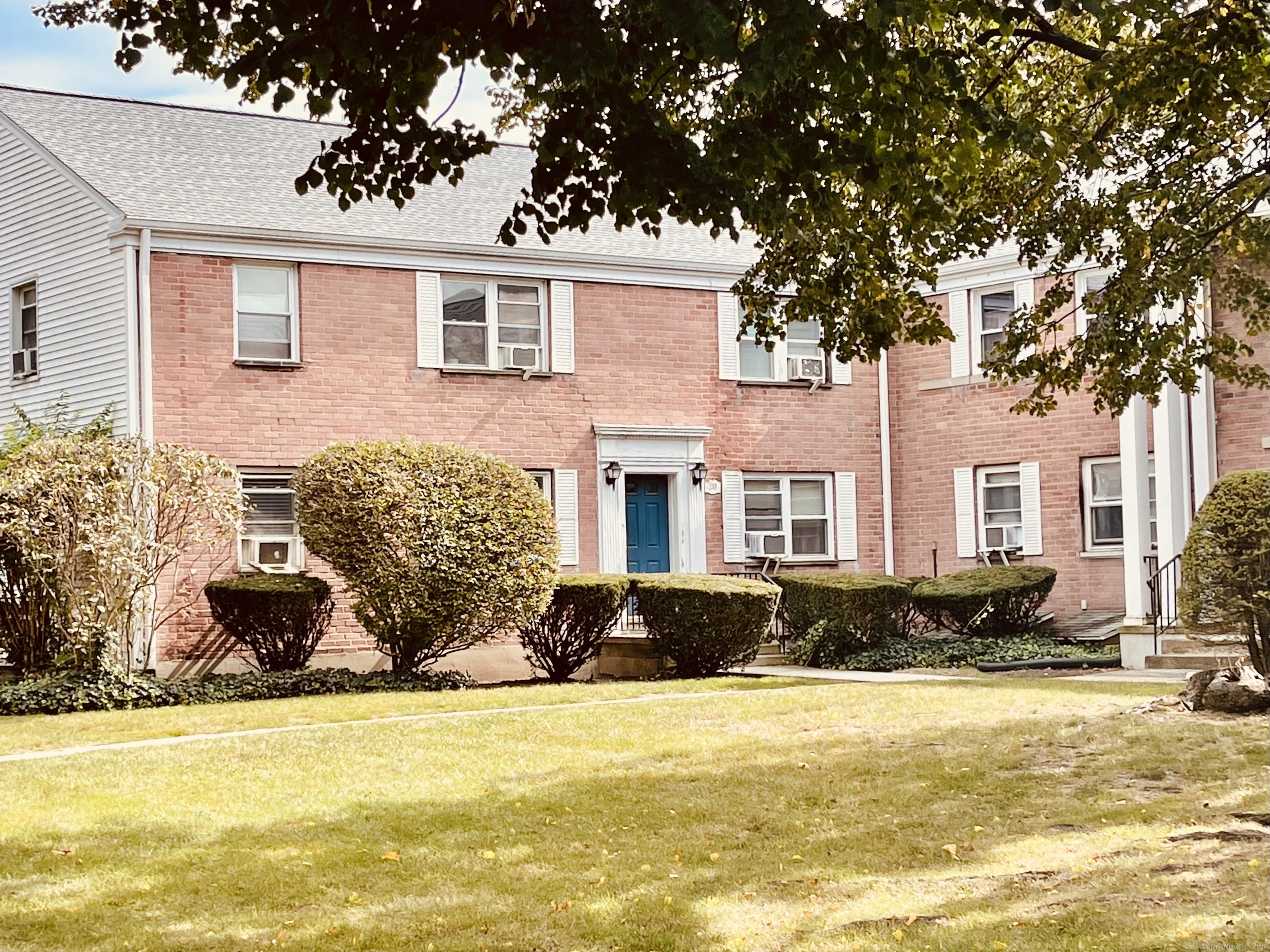 231 Seaton Road, Unit 2 Stamford, CT 06902 - Photo 1 of 1 Gallery Image 1