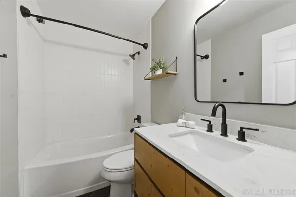 $2,650 | 1078 Park Hill Circle, Unit 1078, Aurora, IL 60502