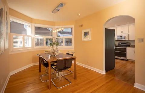 $749,000 | 533 North Avenue, Barrington, IL 60010