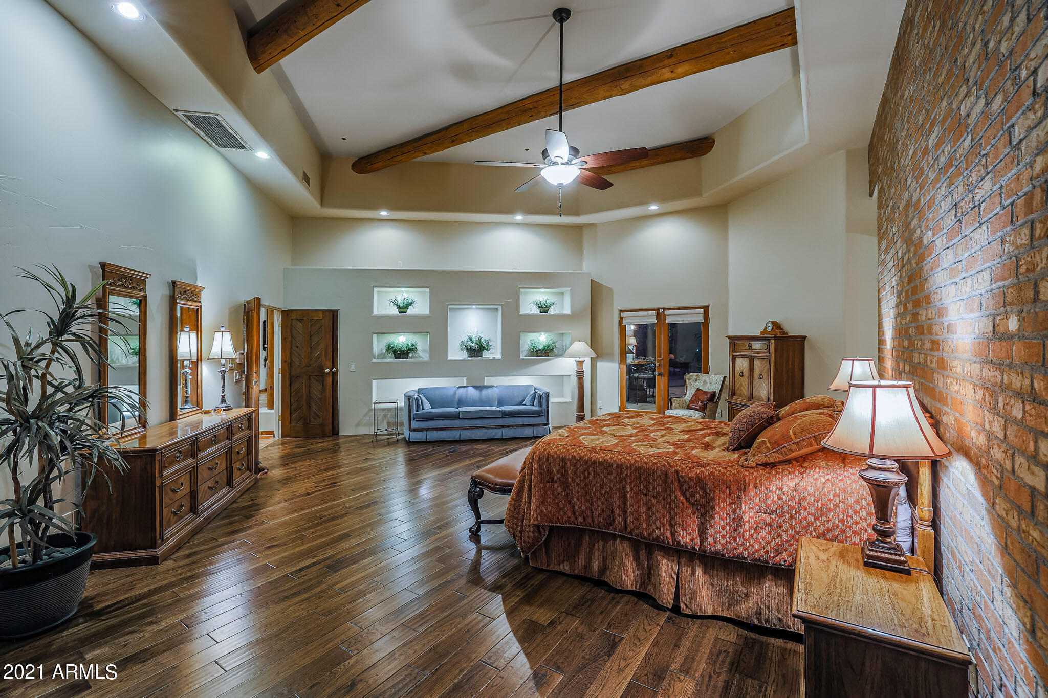 24200 North Alma School Road, Unit 49 Scottsdale, AZ 85255 - Photo 16 of 50 Master Bedroom