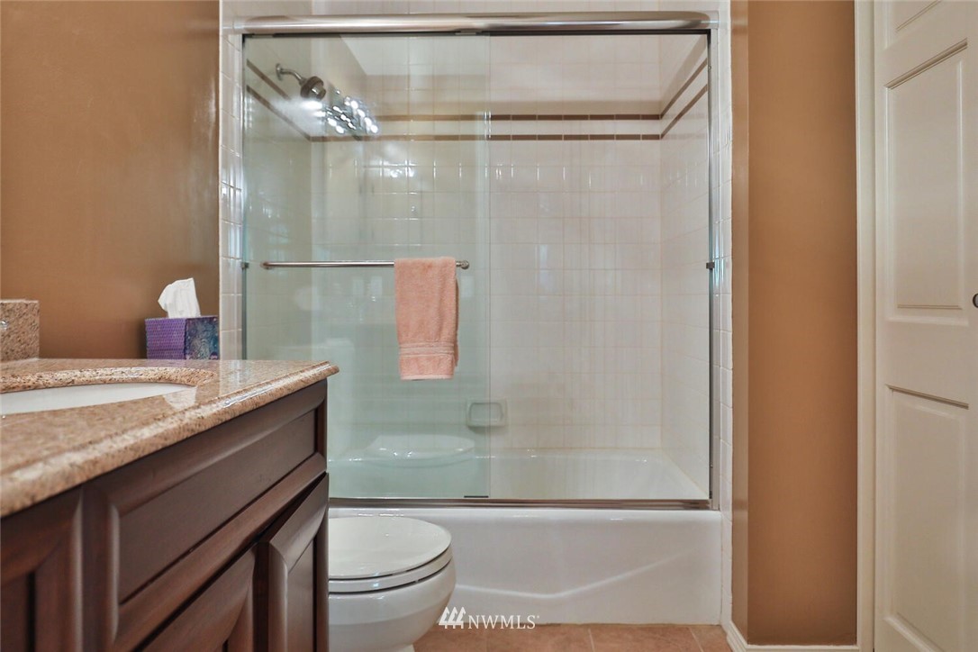 10417 Northeast 187th Street Bothell, WA 98011 - Photo 14 of 29 Gallery Image 14