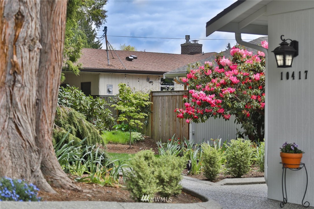 10417 Northeast 187th Street Bothell, WA 98011 - Photo 5 of 29 Gallery Image 5
