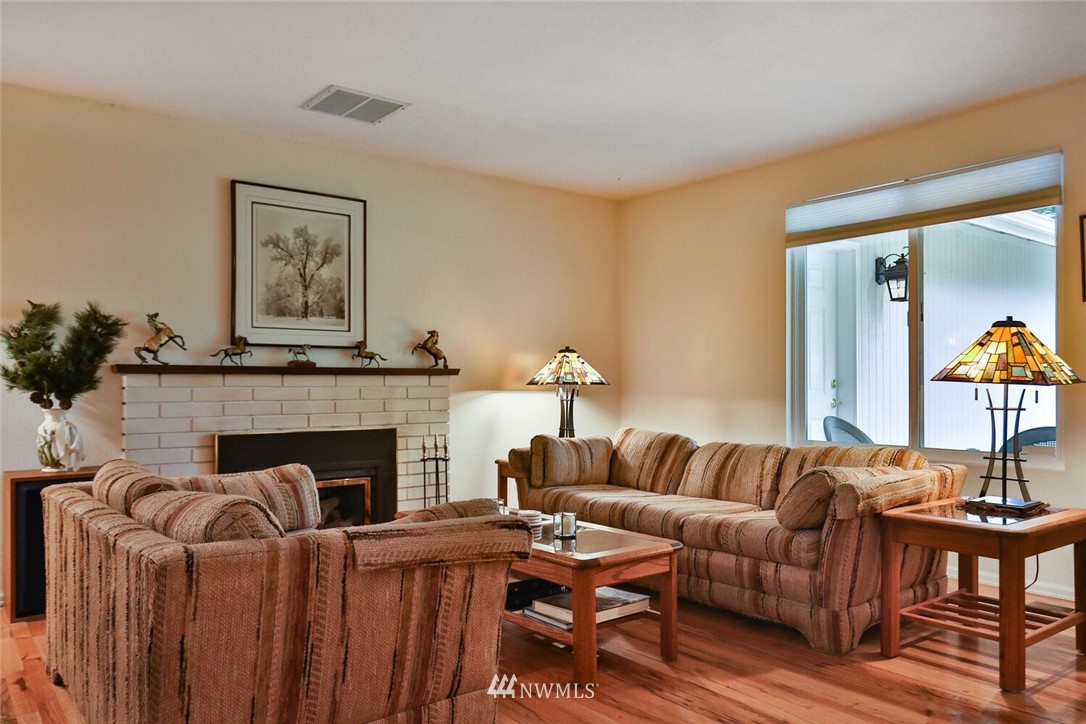 10417 Northeast 187th Street Bothell, WA 98011 - Photo 7 of 29 Gallery Image 7