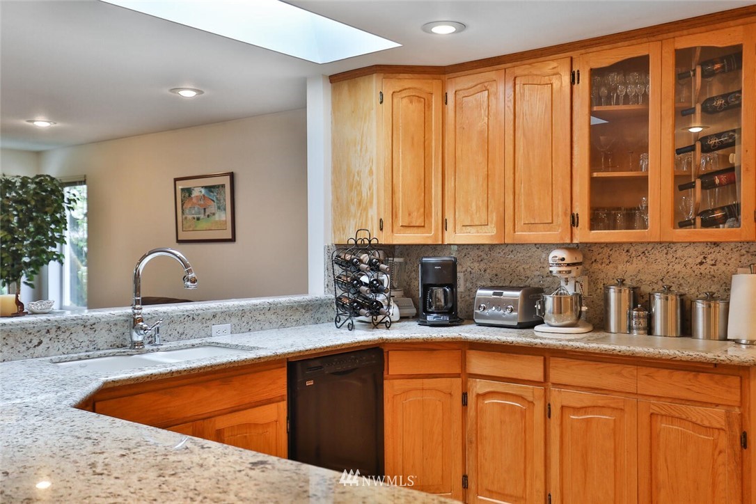 10417 Northeast 187th Street Bothell, WA 98011 - Photo 8 of 29 Gallery Image 8