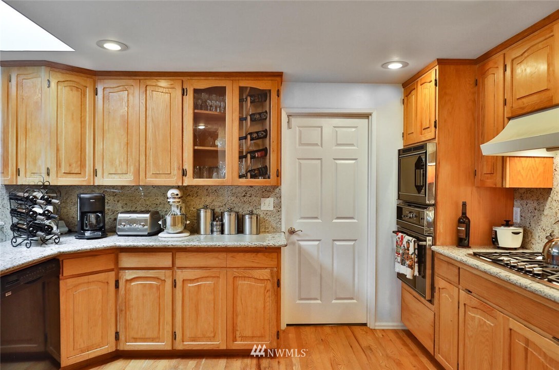 10417 Northeast 187th Street Bothell, WA 98011 - Photo 10 of 29 Gallery Image 10