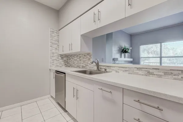 $1,800 | 2701 Bellefontaine, Unit B1, Houston, TX 77025