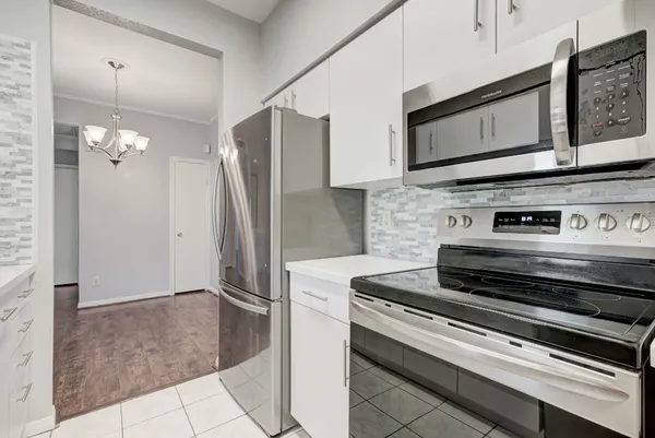 $1,800 | 2701 Bellefontaine, Unit B1, Houston, TX 77025