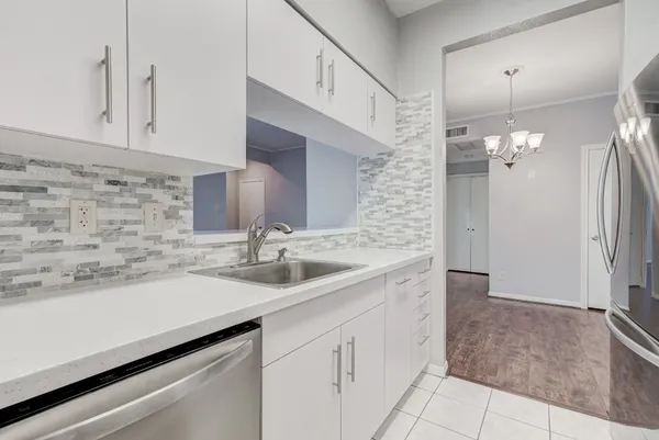 $1,800 | 2701 Bellefontaine, Unit B1, Houston, TX 77025