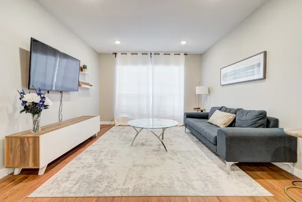 $1,800 | 2701 Bellefontaine, Unit B1, Houston, TX 77025