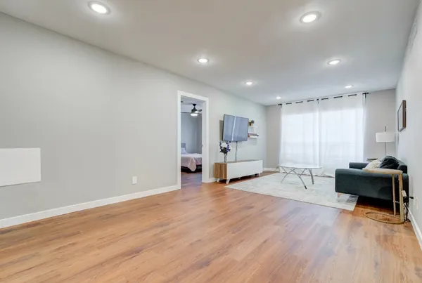 $1,800 | 2701 Bellefontaine, Unit B1, Houston, TX 77025