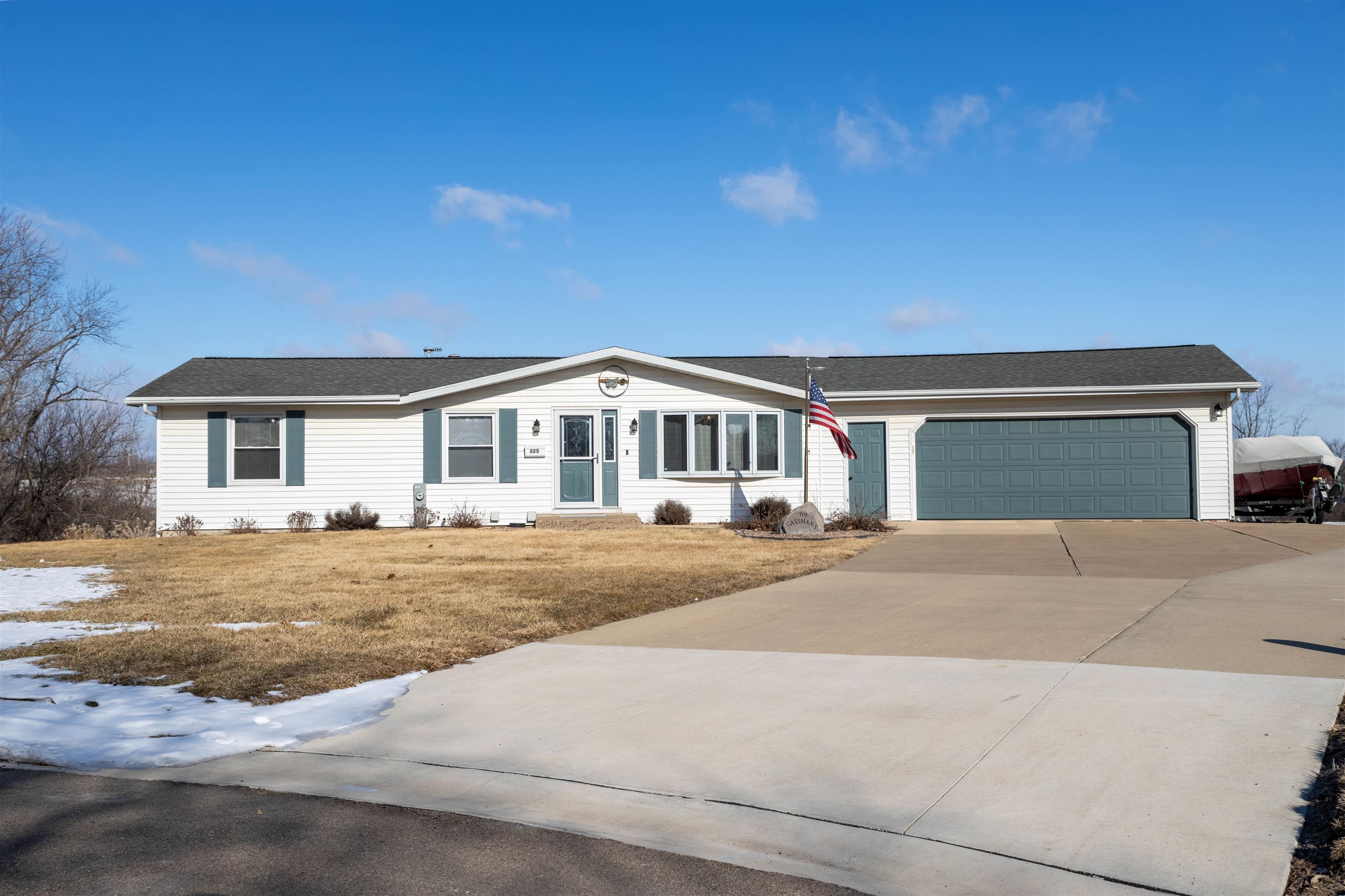 325 Apache Court Galena, IL 61036 - Photo 1 of 43