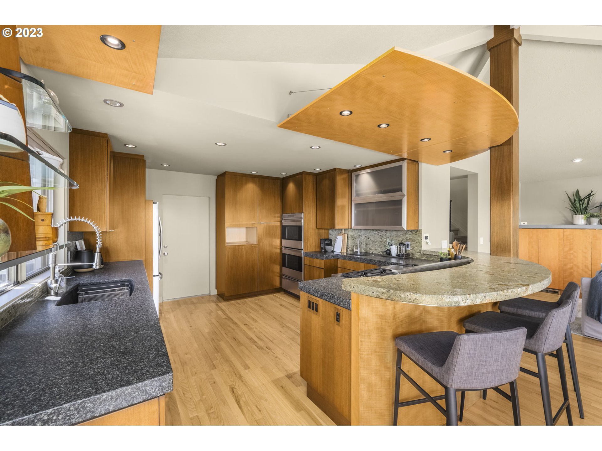 3986 Southwest Condor Avenue Portland, OR 97239 - Photo 17 of 48 Gallery Image 17