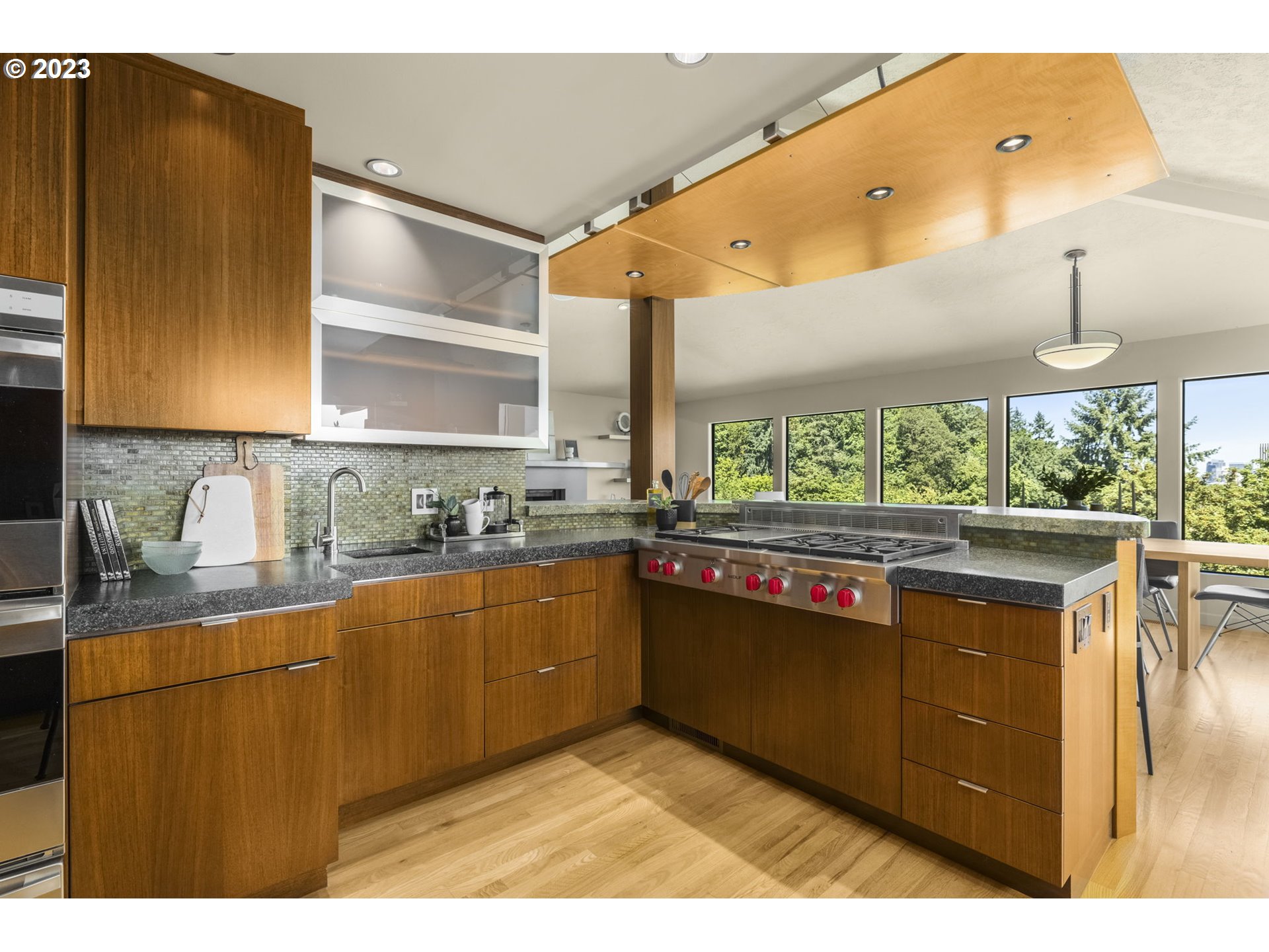 3986 Southwest Condor Avenue Portland, OR 97239 - Photo 19 of 48 Gallery Image 19