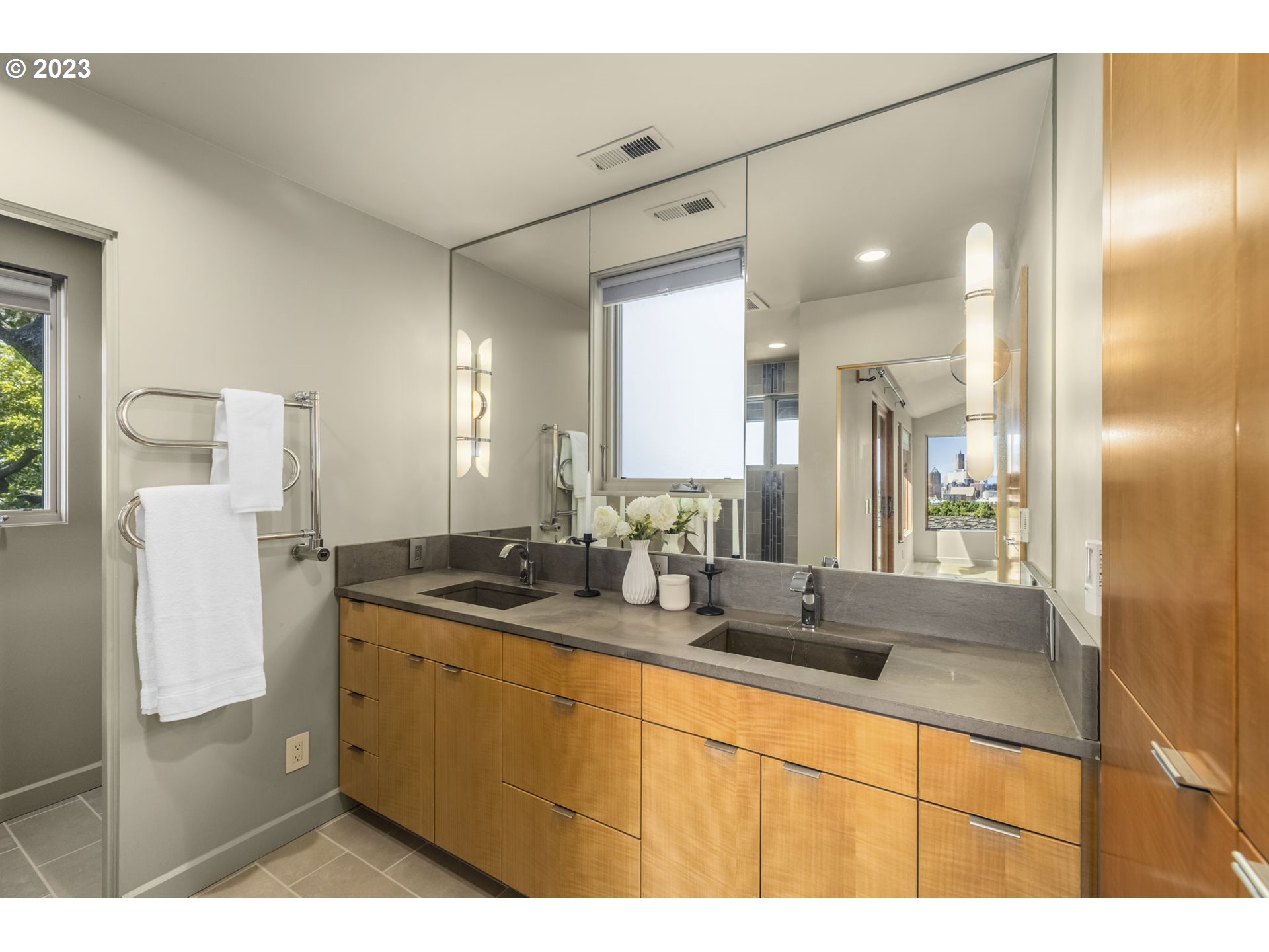 3986 Southwest Condor Avenue Portland, OR 97239 - Photo 30 of 48 Owner's Suite Bathroom