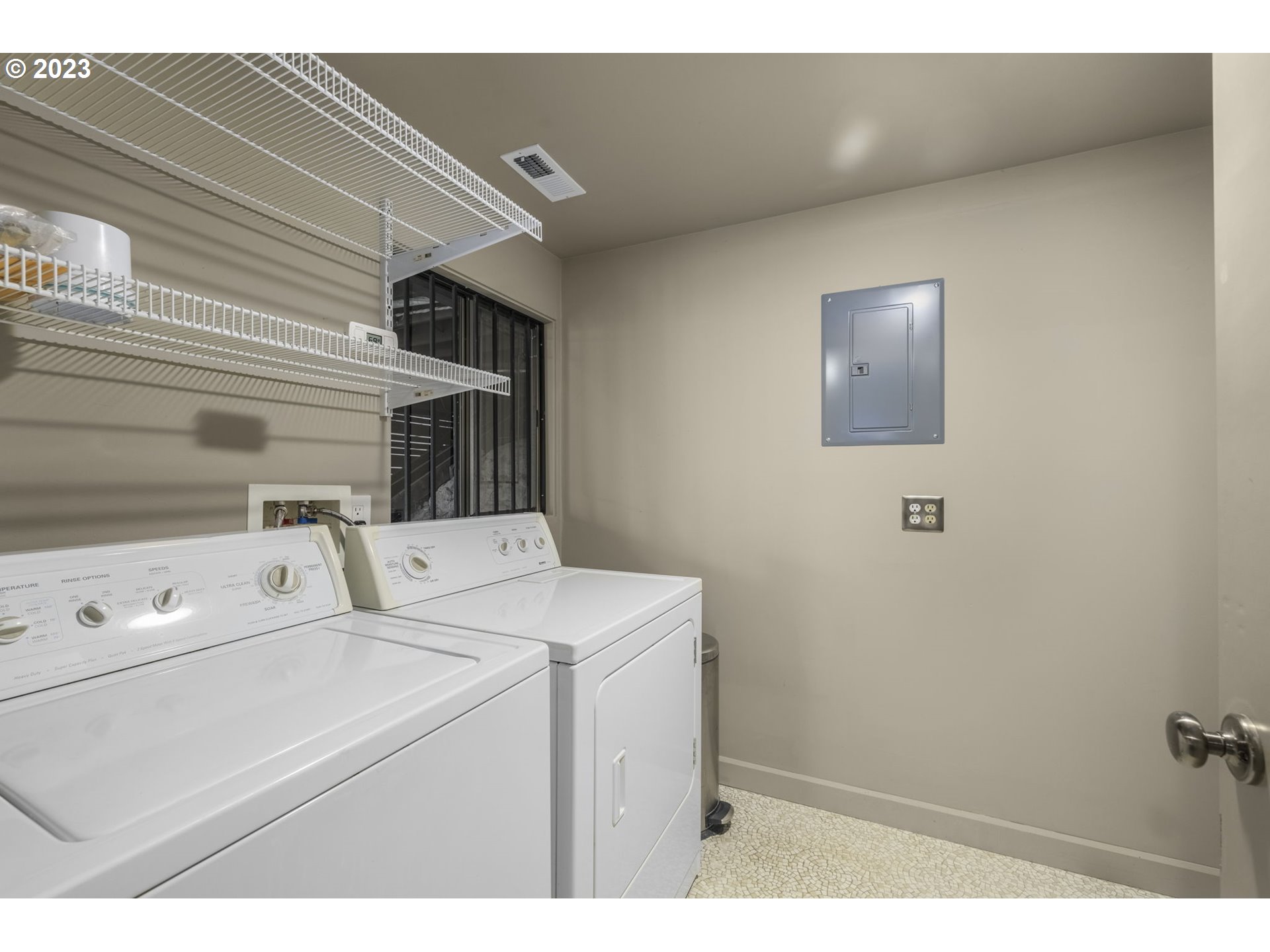 3986 Southwest Condor Avenue Portland, OR 97239 - Photo 44 of 48 Bathroom