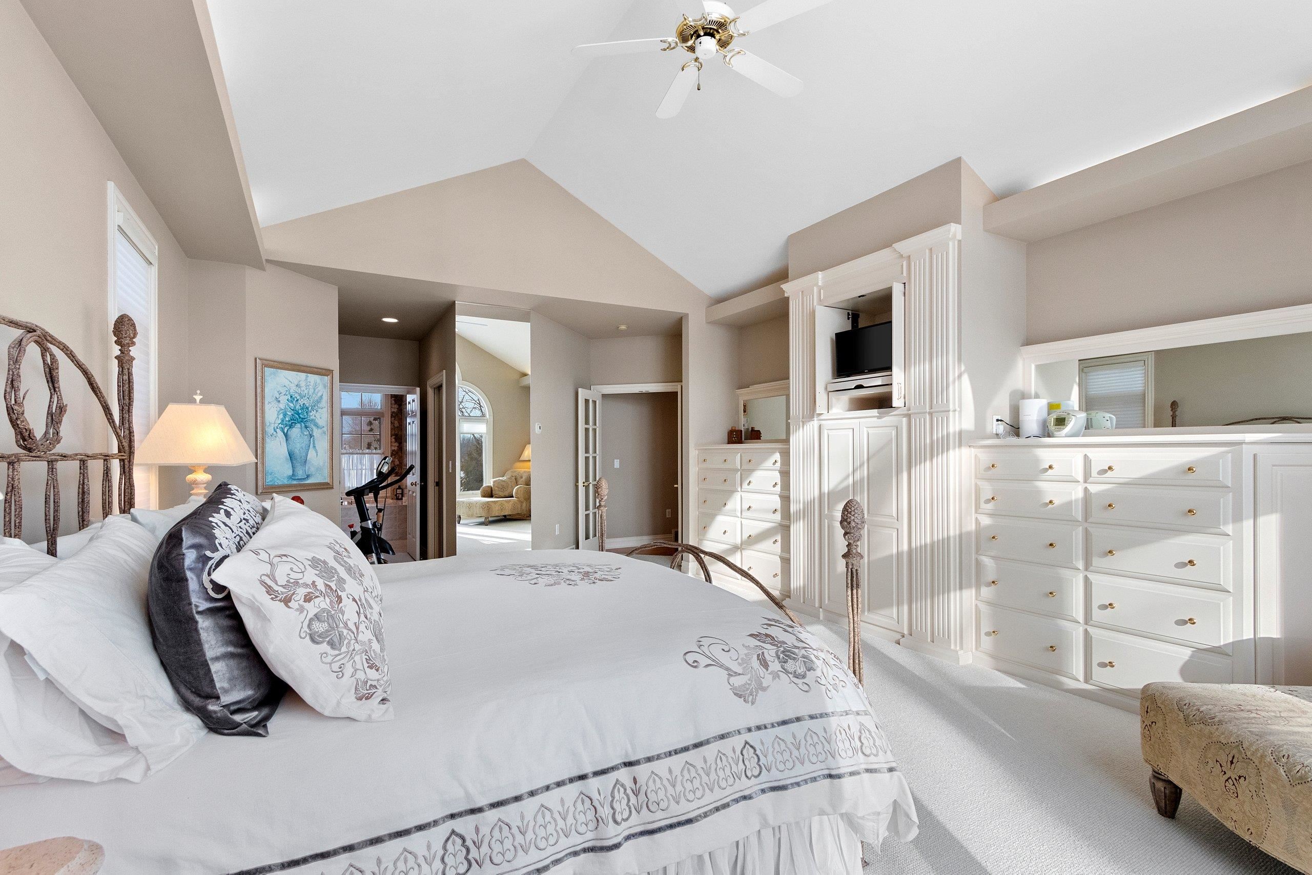 2355 Lost Dauphin Road De Pere, WI 54115 - Photo 17 of 51