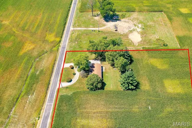 $70,000 | 5451 Club Congress Road, Waterloo, IL 62298