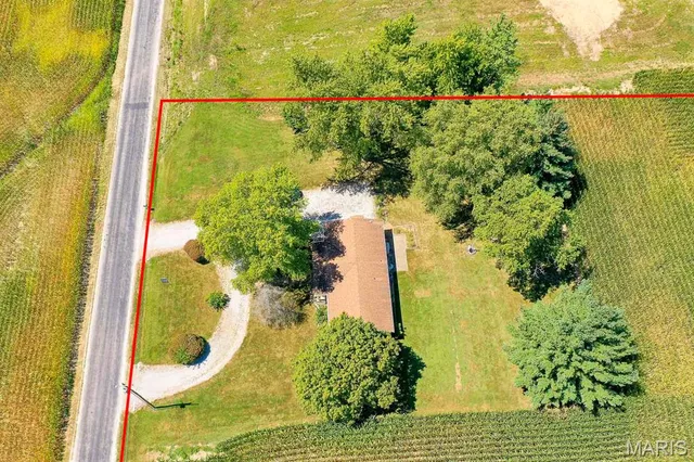 $70,000 | 5451 Club Congress Road, Waterloo, IL 62298