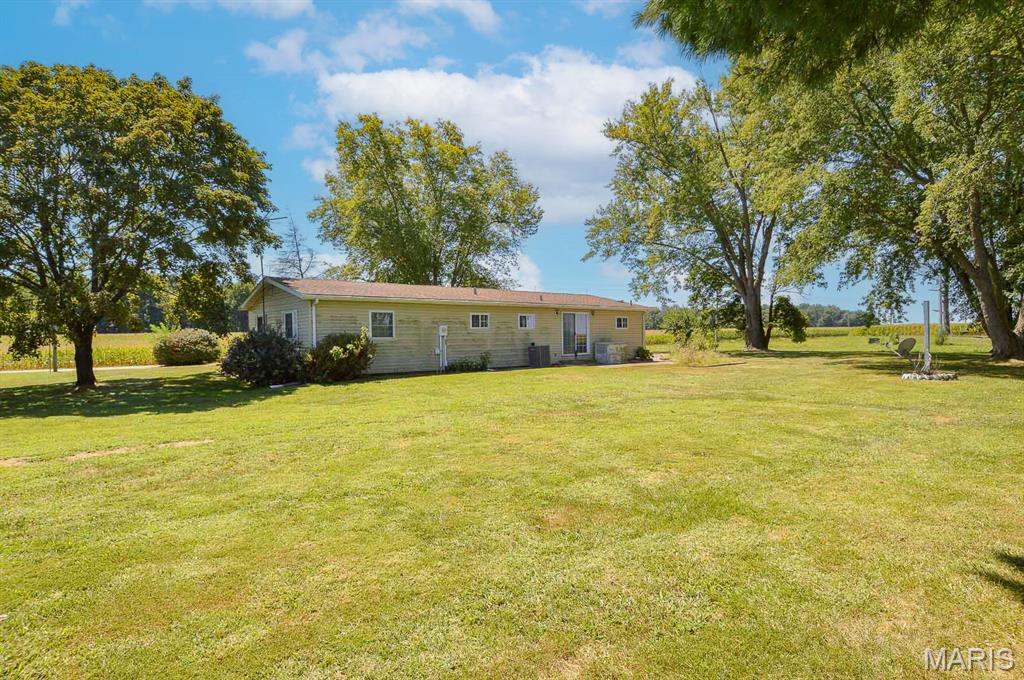 5451 Club Congress Road Waterloo, IL 62298 - Photo 9 of 40